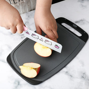 1PC Plastic chopping board for home use; multi-purpose wall-mounted cutting board for meat, wheat straw, and baby food.